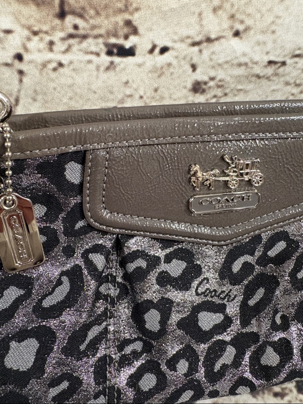 Early 2000s Coach Metallic Gray Leopard Print Wristlet/ Clutch - Picture 4 of 13